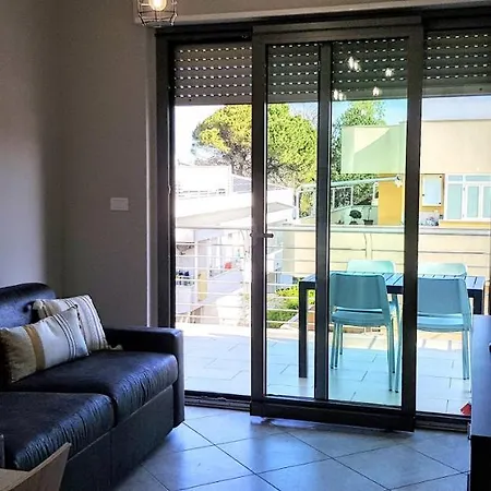 Fronte Mare - Lungomare Trento 96 Roseto Appartamento *